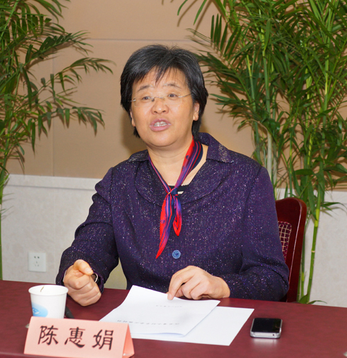 省水利学会副理事长杨桂山,省水利学会秘书长张春松等参加座谈并发言